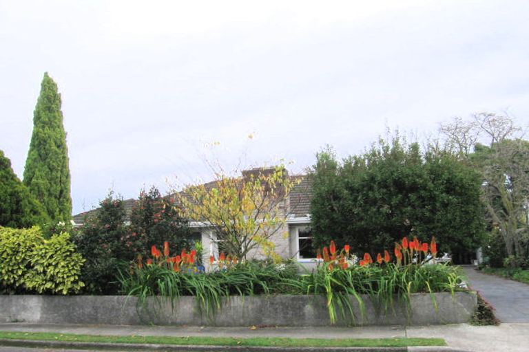 Photo of property in 24 Henderson Crescent, Onekawa, Napier, 4110