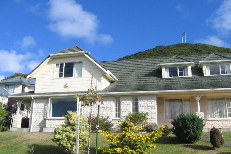 Photo of property in 9 Castlemaine Close, Karori, Wellington, 6012