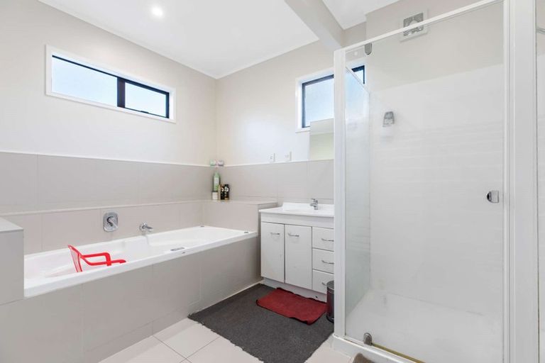 Photo of property in 51 Hindmarsh Street, Henderson, Auckland, 0612