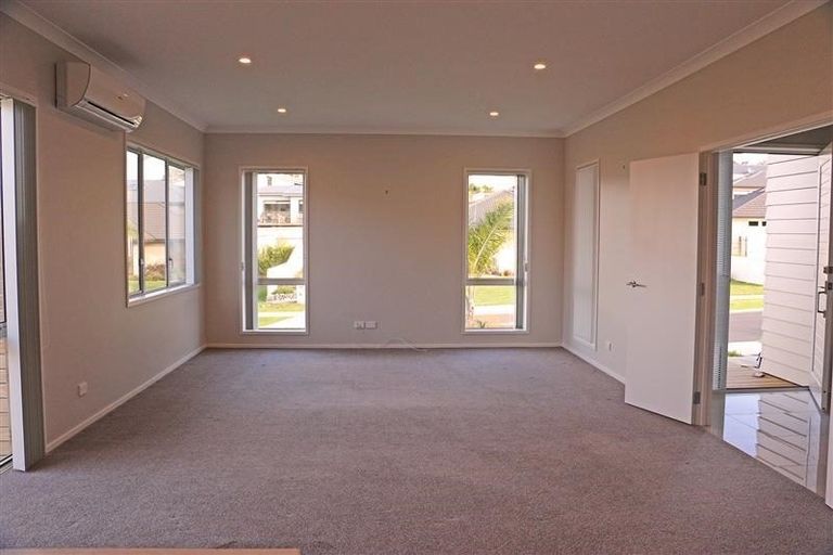Photo of property in 6 Hapuka Close, Snells Beach, 0920