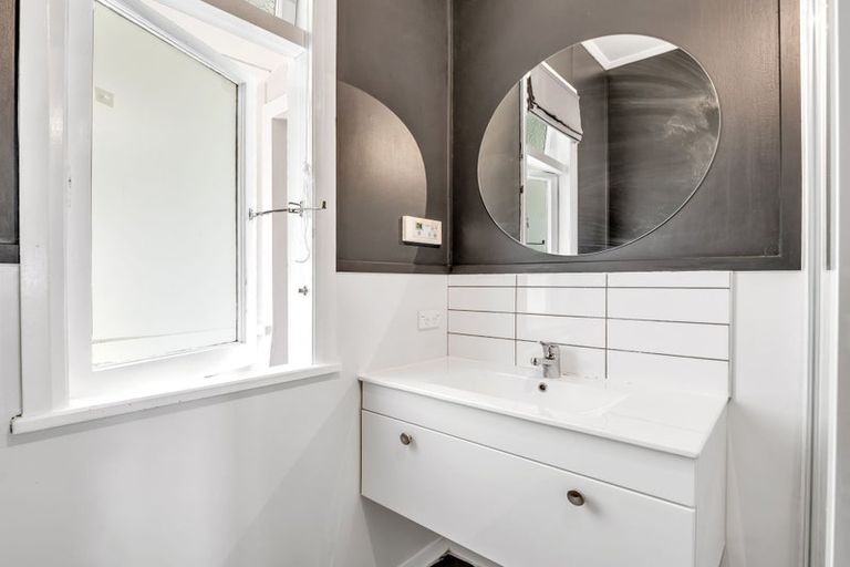 Photo of property in 23 South Street, West End, Palmerston North, 4410