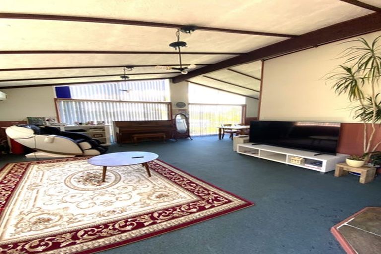 Photo of property in 87 Sycamore Drive, Sunnynook, Auckland, 0620