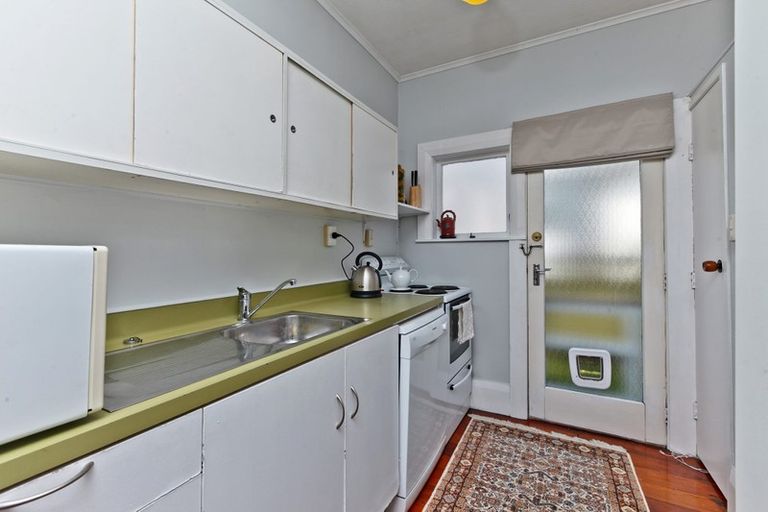 Photo of property in 20 Ngataringa Road, Devonport, Auckland, 0624