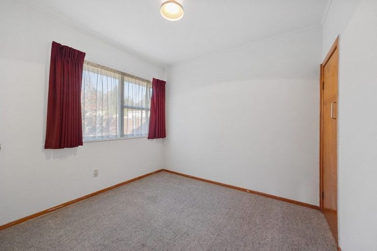 Photo of property in 84 Barrys Road, Glendene, Auckland, 0602