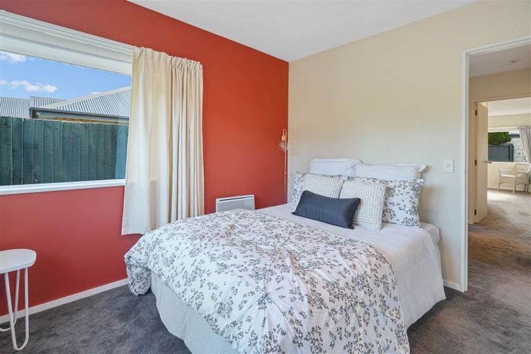 Photo of property in 60a Middlepark Road, Sockburn, Christchurch, 8042