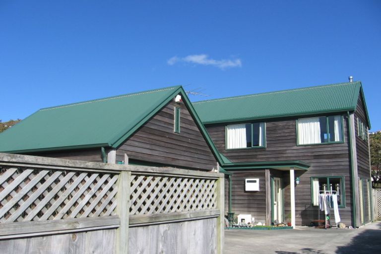 Photo of property in 7a Sim Street, Johnsonville, Wellington, 6037