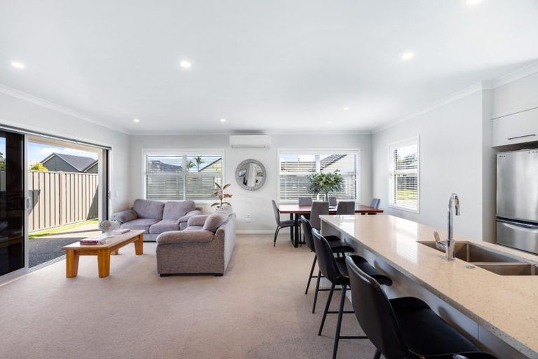 Photo of property in 22 Young Place, Taradale, Napier, 4112