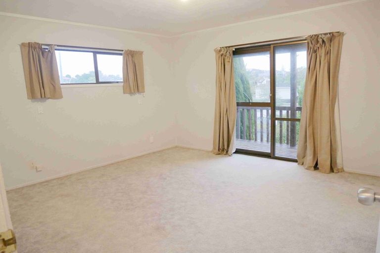 Photo of property in 35 Kirby Street, Glendene, Auckland, 0602