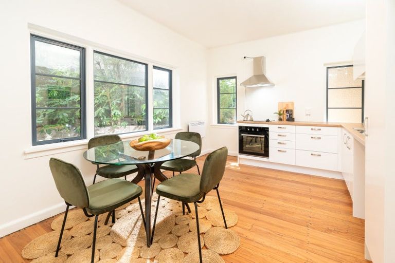 Photo of property in Westhaven Apartments, 2/127 Molesworth Street, Thorndon, Wellington, 6011