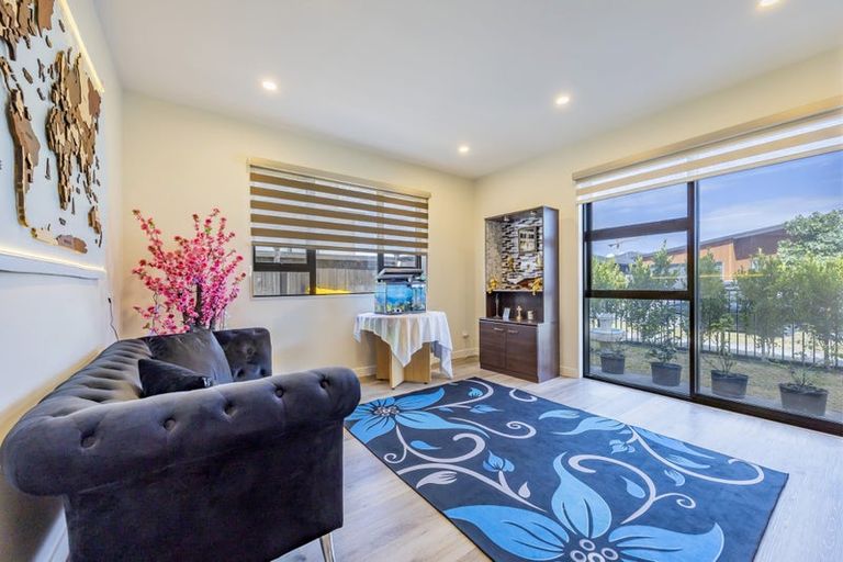 Photo of property in 16 Cara Avenue, Kumeu, 0810