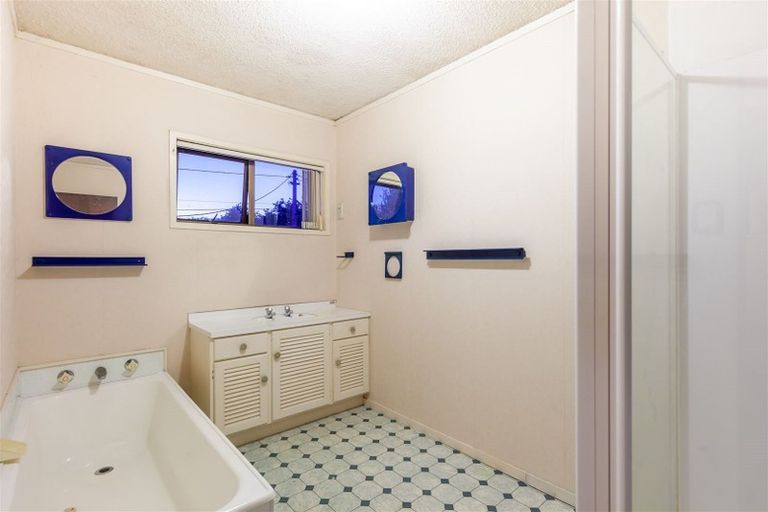 Photo of property in 212 Royal Road, Massey, Auckland, 0614