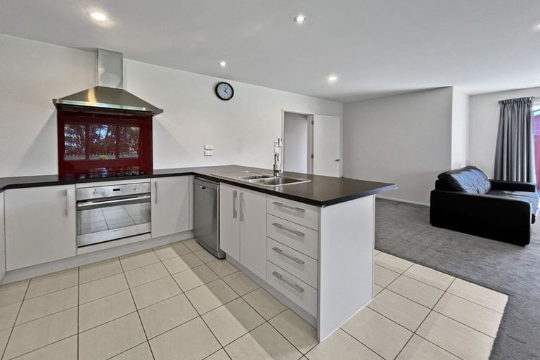 Photo of property in 18 Date Crescent, Aidanfield, Christchurch, 8025