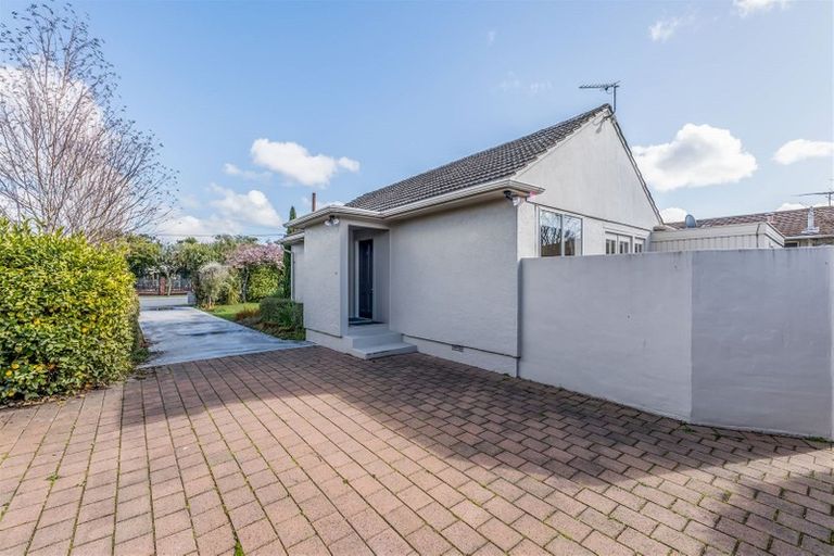 Photo of property in 21 Dinton Street, Russley, Christchurch, 8042