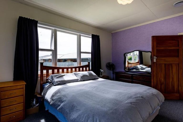 Photo of property in 15 Timaru Road, Waimate, 7924