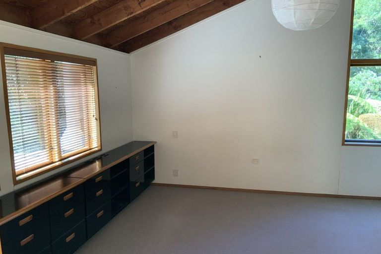 Photo of property in 44 Island Bay Road, Beach Haven, Auckland, 0626
