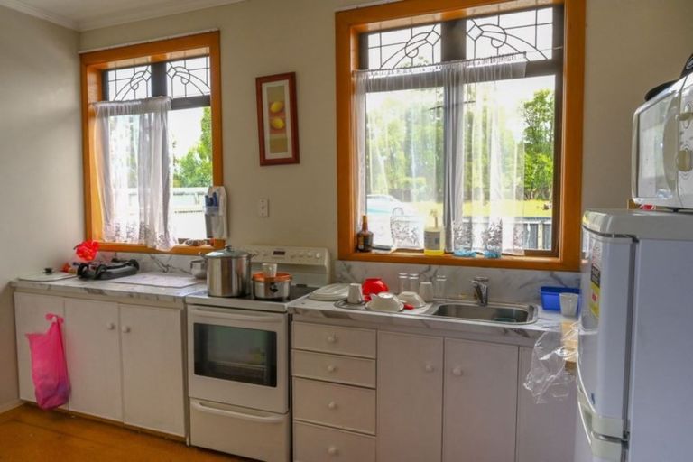 Photo of property in 283 Kaitangata Highway, Stirling, 9231