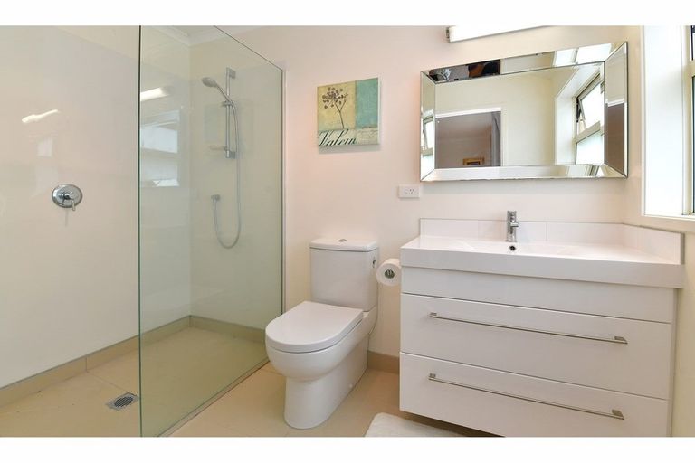 Photo of property in 23 Annalise Place, Orewa, 0931