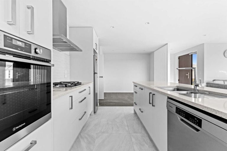 Photo of property in 42 Hinaki Street, Poike, Tauranga, 3112