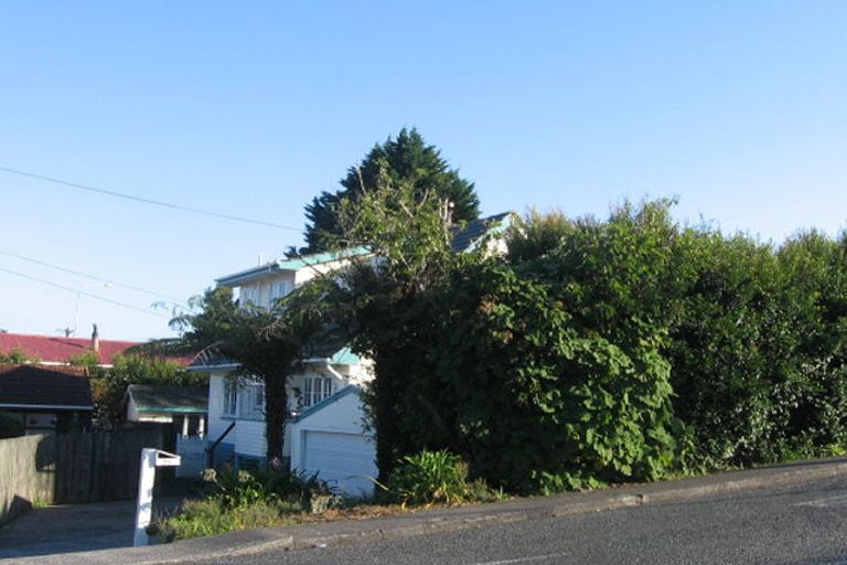 Photo of property in 1/78 Hogans Road, Glenfield, Auckland, 0629