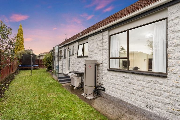 Photo of property in 1/40b Chipping Lane, Redwood, Christchurch, 8051