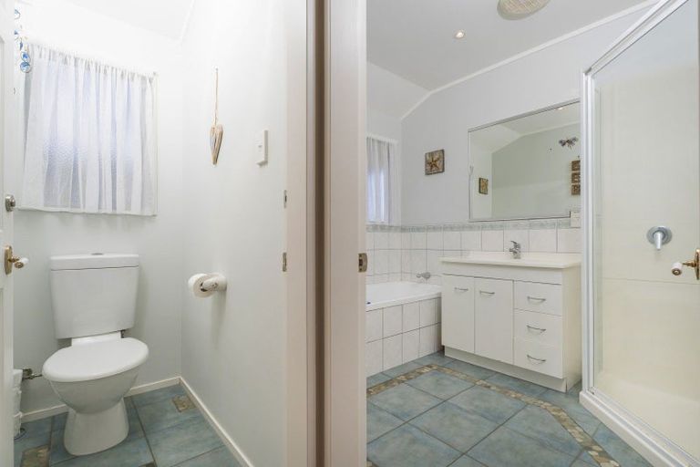 Photo of property in 8 Landel Place, Whitianga, 3510