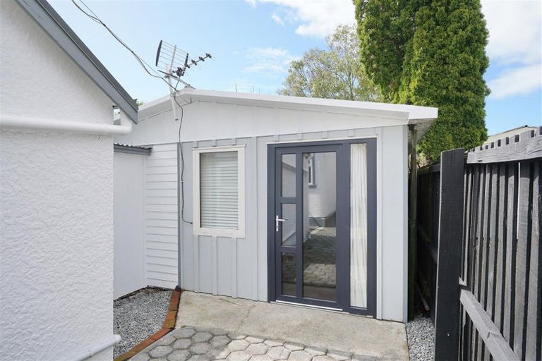 Photo of property in 46 Woodville Street, Edgeware, Christchurch, 8013