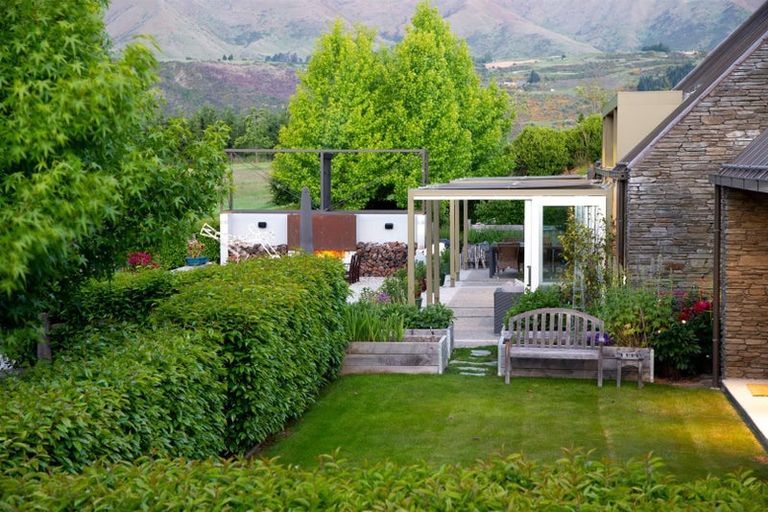 Photo of property in 8 Bendemeer Lane, Lake Hayes, Queenstown, 9371