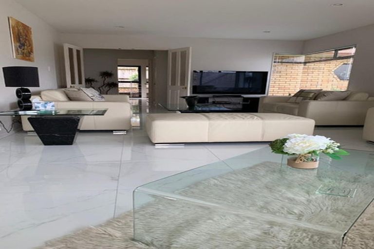 Photo of property in 82 Caribbean Drive, Unsworth Heights, Auckland, 0632