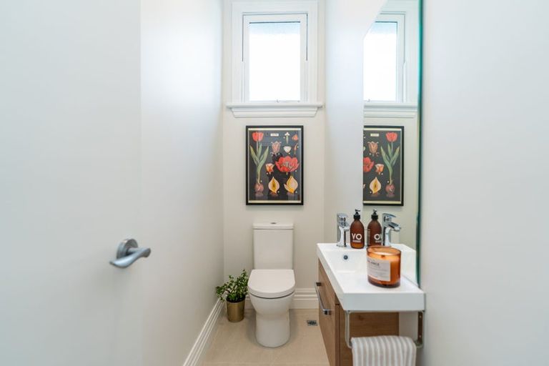 Photo of property in 18 Portland Crescent, Thorndon, Wellington, 6011