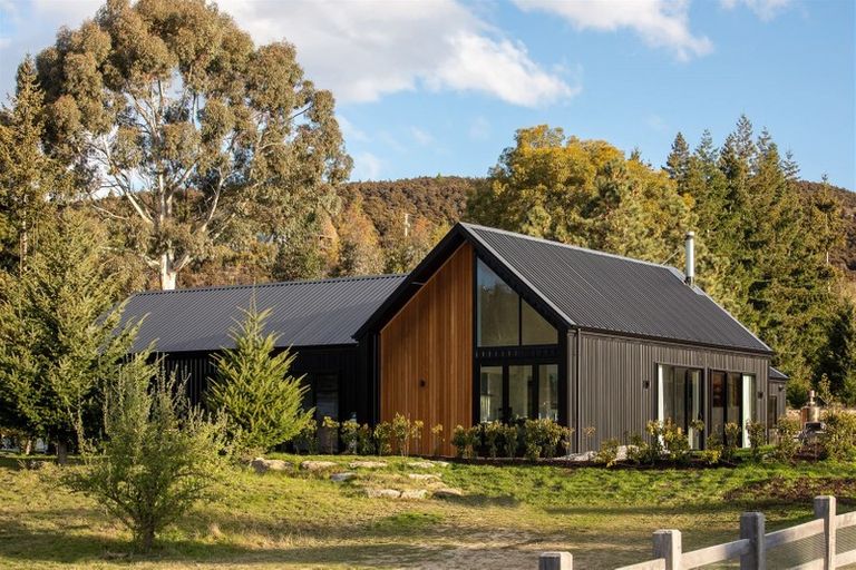 Photo of property in 509 Aubrey Road, Wanaka, 9305