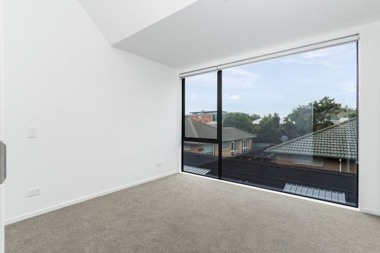 Photo of property in 4/7 Grove Road, Addington, Christchurch, 8024