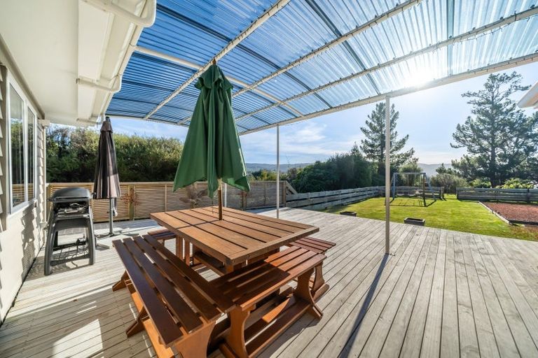 Photo of property in 29 Mt Marua Drive, Timberlea, Upper Hutt, 5018