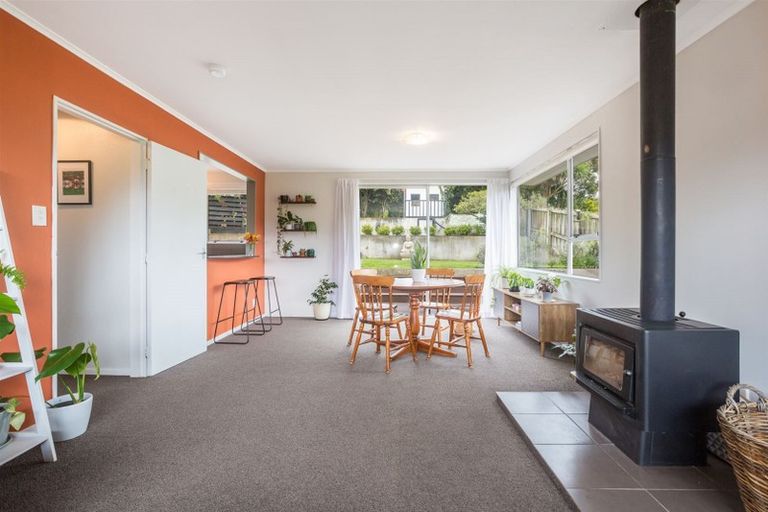 Photo of property in 5 Woolwich Close, Whitby, Porirua, 5024