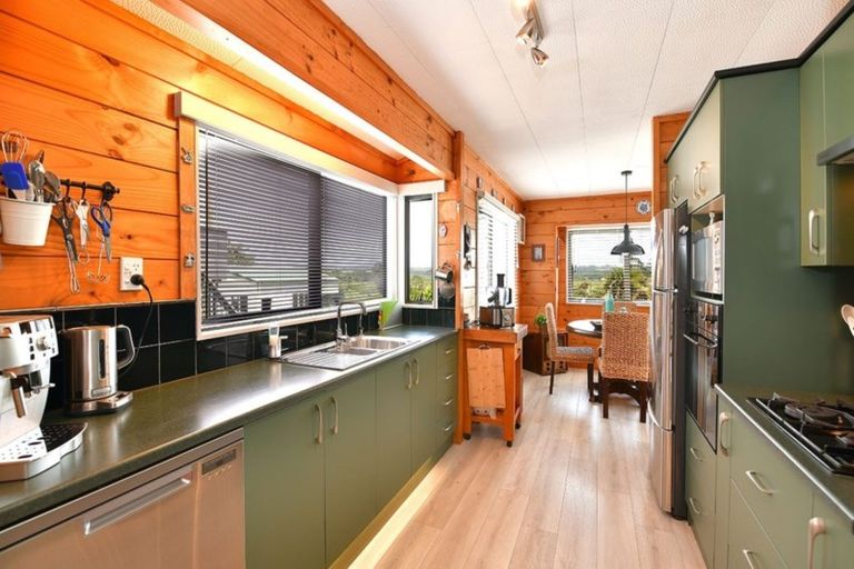 Photo of property in 5 Kaipara Crescent, Helensville, 0800