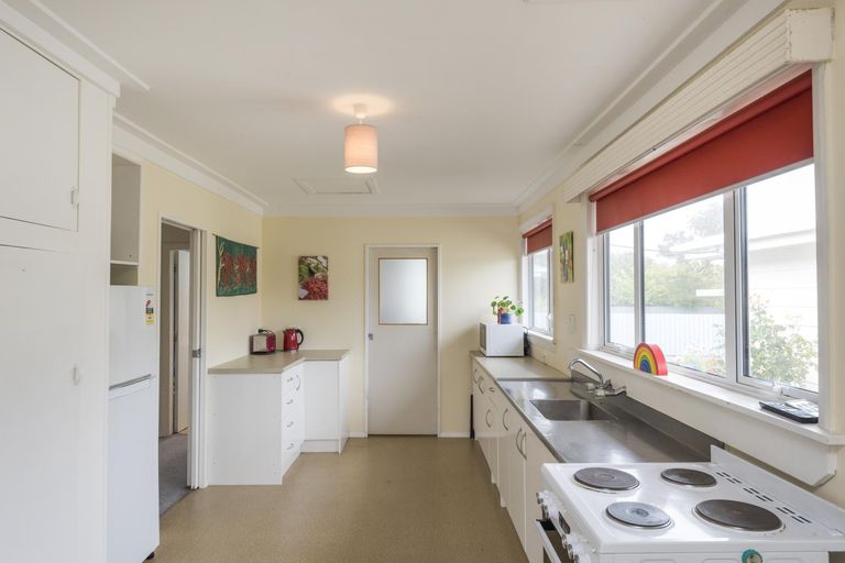 Photo of property in 32 Thomson Street, West End, Palmerston North, 4412