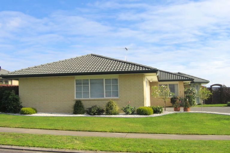 Photo of property in 3 Moycullien Lane, East Tamaki Heights, Auckland, 2016