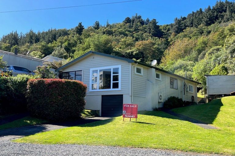 Photo of property in 87 Milton Terrace, Picton, 7220