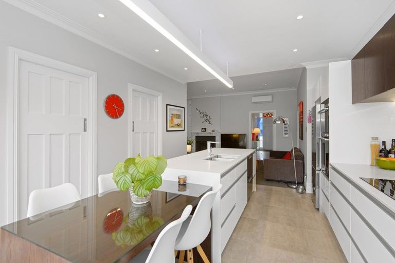 Photo of property in 132 Bristol Street, St Albans, Christchurch, 8014