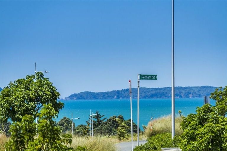 Photo of property in 24 Windlass Street, Long Bay, Auckland, 0630