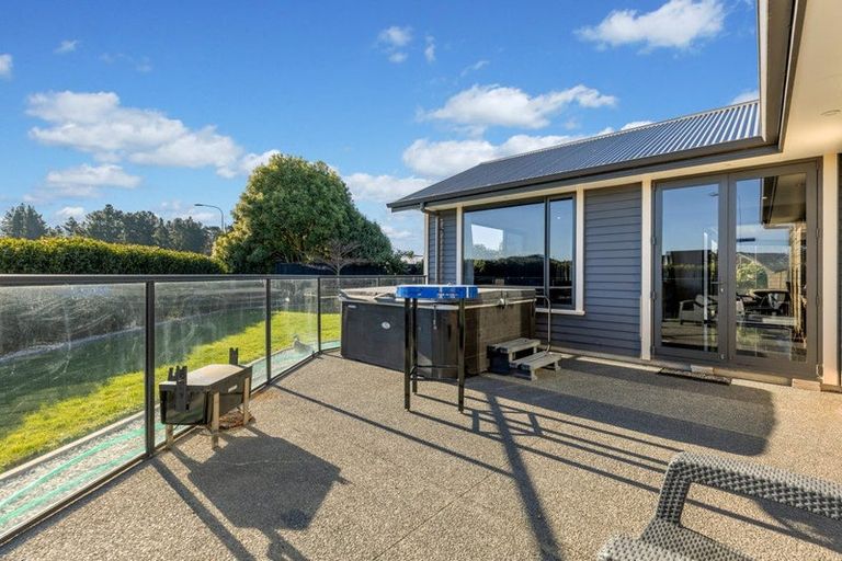 Photo of property in 7 Shillingford Boulevard, Rolleston, 7615