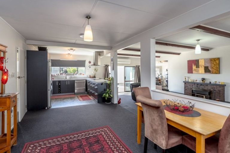 Photo of property in 32 Victoria Street, Carterton, 5713