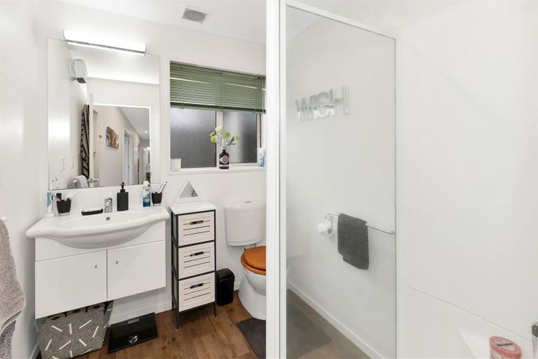 Photo of property in 2a Defoe Place, Waltham, Christchurch, 8023