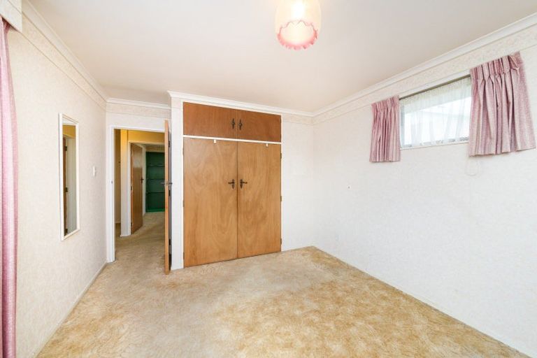 Photo of property in 1a Lowestoft Place, West End, Palmerston North, 4412