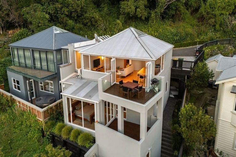 Photo of property in 90b Awa Road, Seatoun, Wellington, 6022