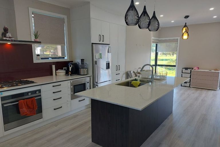 Photo of property in 11 Josland Lane, Wallaceville, Upper Hutt, 5018