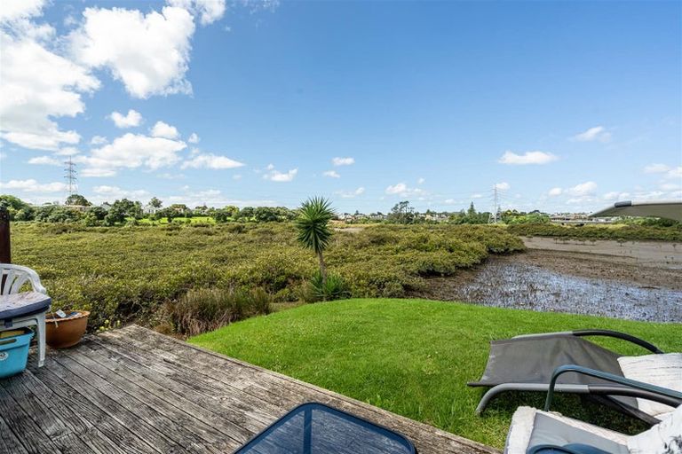 Photo of property in 51 Queen Mary Avenue, New Lynn, Auckland, 0600