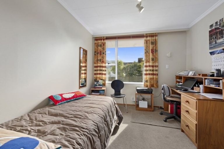 Photo of property in 31 Dowling Grove, Silverstream, Upper Hutt, 5019