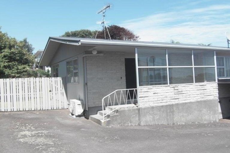 Photo of property in 15b Parsons Street, Vogeltown, New Plymouth, 4310