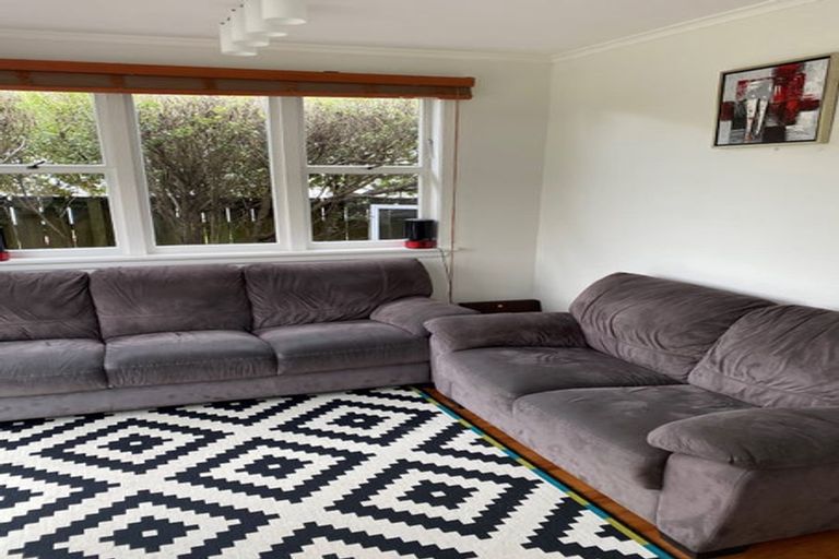 Photo of property in 4 Wharf Road, Te Atatu Peninsula, Auckland, 0610