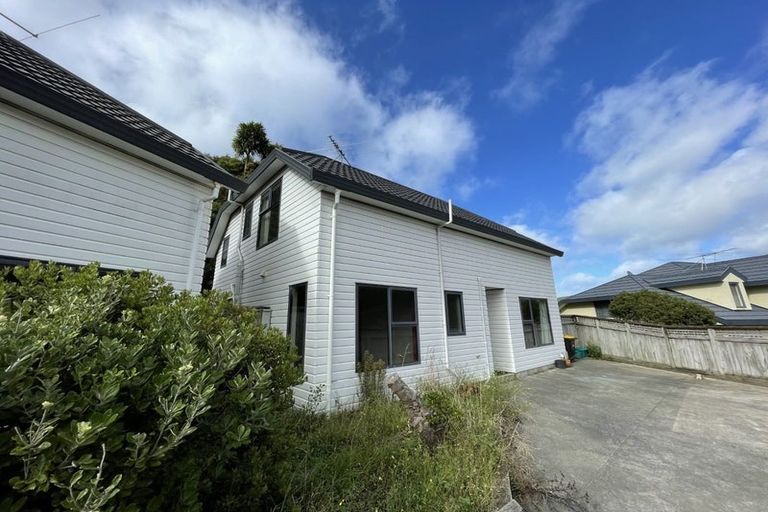 Photo of property in 30a Domanski Crescent, Owhiro Bay, Wellington, 6023